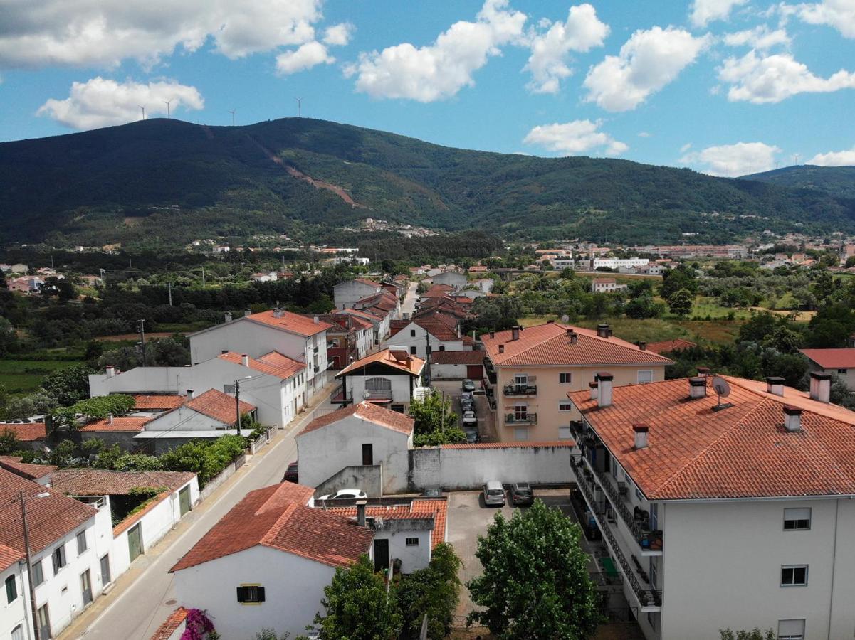 Res Do Chao Da Montanha Magica Apartment Lousa  Bagian luar foto